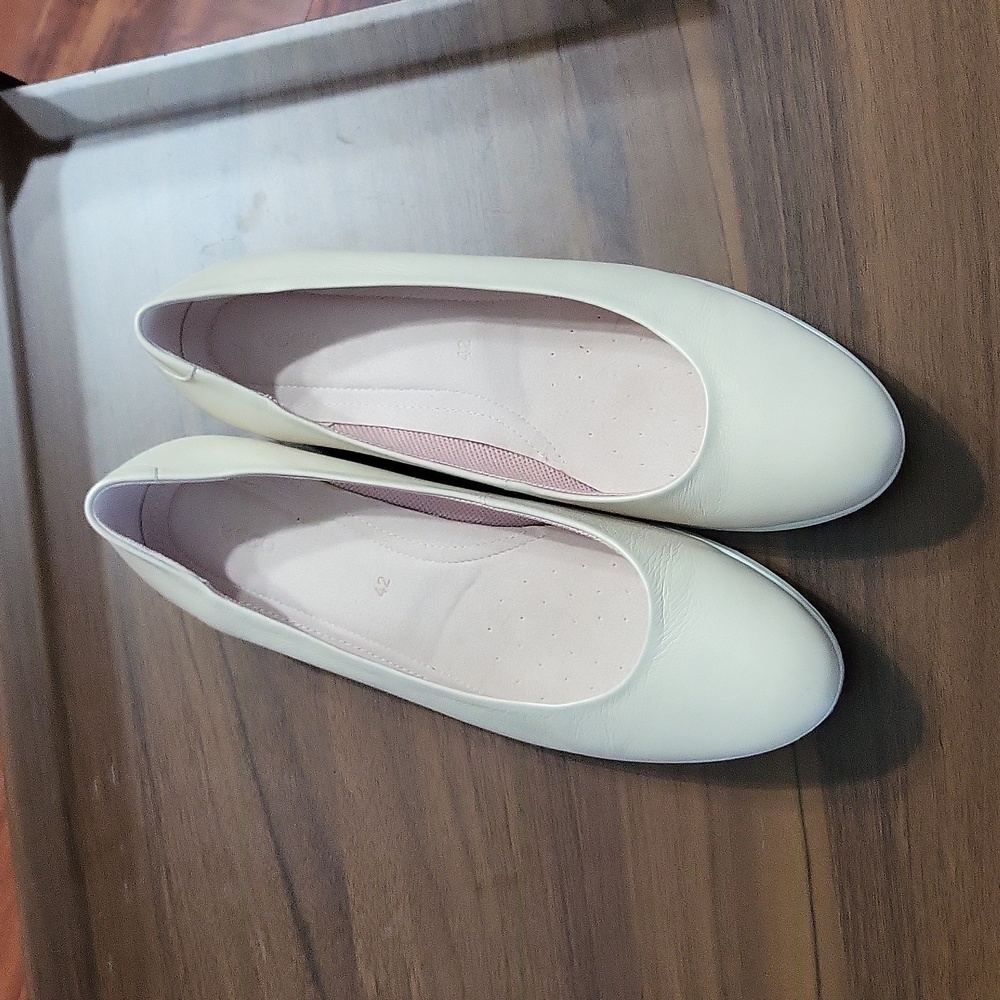 ECCO Touch Ballerina 2.0- Vanilla Metallic, EU size 42